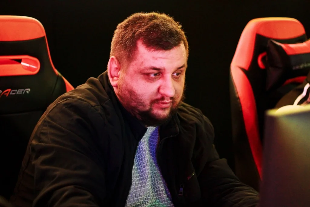 «Мир совсем *** [сошел с ума]?» – тренера по Standoff 2 уличили в растлении малолетних