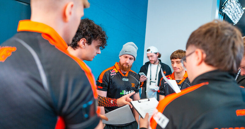 Fnatic: как легенда CS оказалась в гуще конфликтов и финансовых вопросов